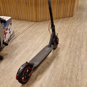 TROTTINETTE ELECTRIQUE (13561)