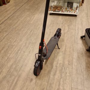 TROTTINETTE ELECTRIQUE (13561)