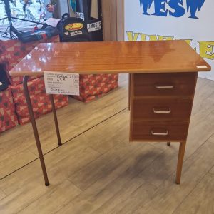 bureau 3 petits tiroirs (2830).