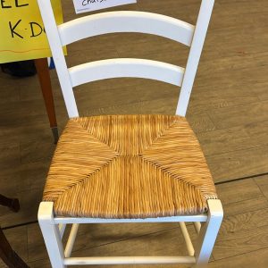 chaise blanche (2089).