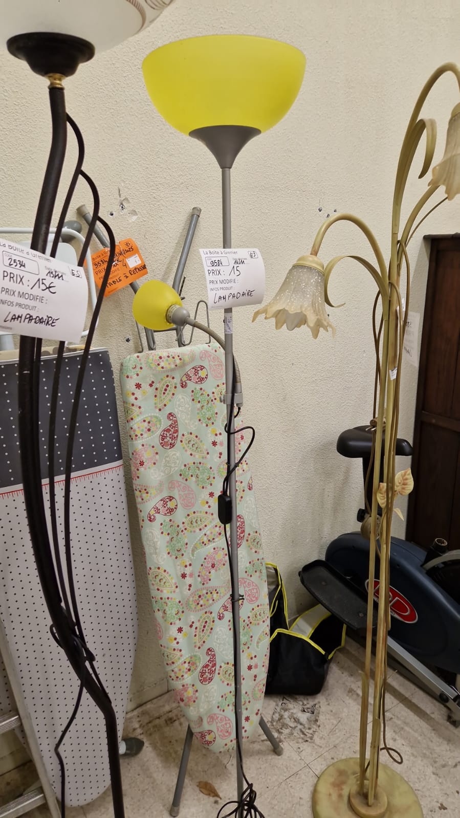 lampadaire jaune (9584).