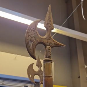 porte-manteaux « lances » (12375).