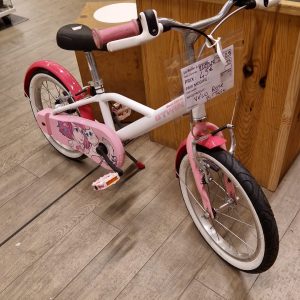 vélo rose B&rsquo;Twin (2729).