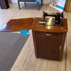 MACHINE A COUDRE (10185)