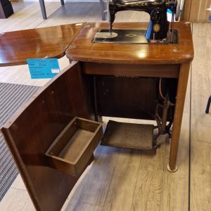 MACHINE A COUDRE (10185)