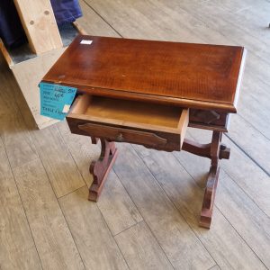 table d’appoint (5935).