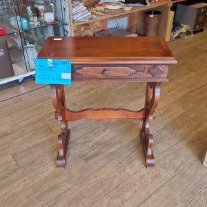 table d’appoint (5935).