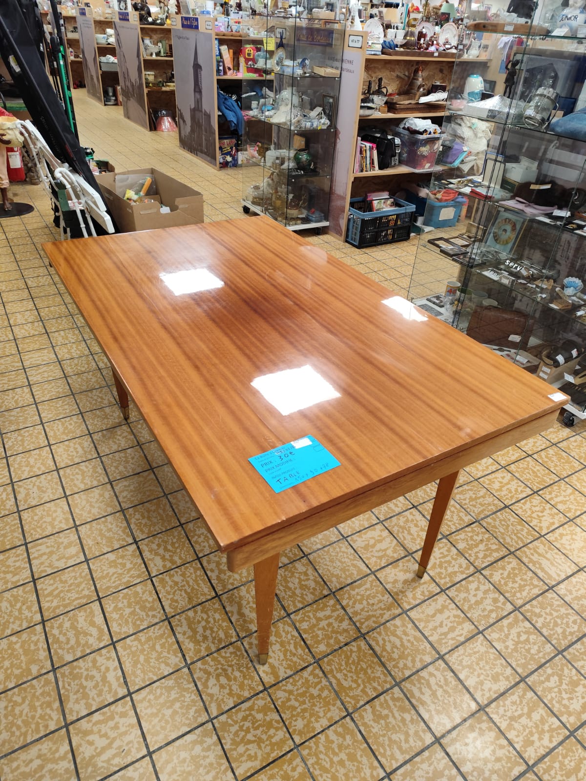 TABLE (3982) – Image 2