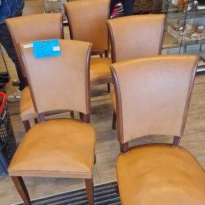 lot 6 chaises marron (10676).