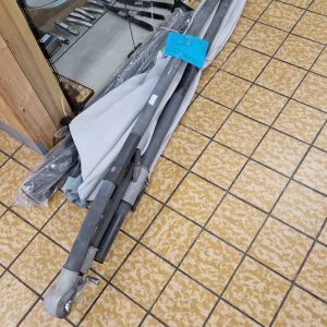 PIED + PARASOL  (2541)