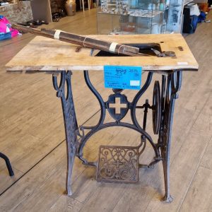 support de machine à coudre (3573).