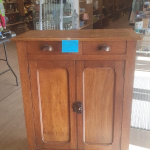 Meuble en bois (2342)