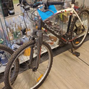 vélo RockRider noir et blanc (12375).