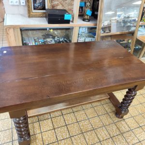 TABLE (10530)