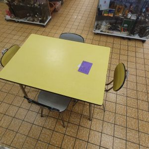 TABLE+4 CHAISES (3982)