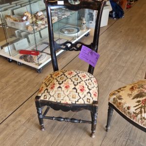 chaise basse (1006).