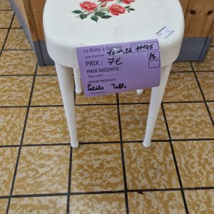 PETITE TABLE (11145)