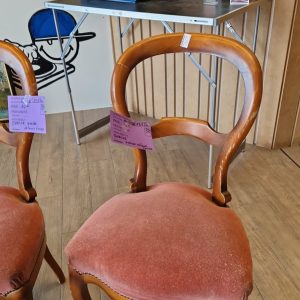 chaise assise velours rouge (13524).