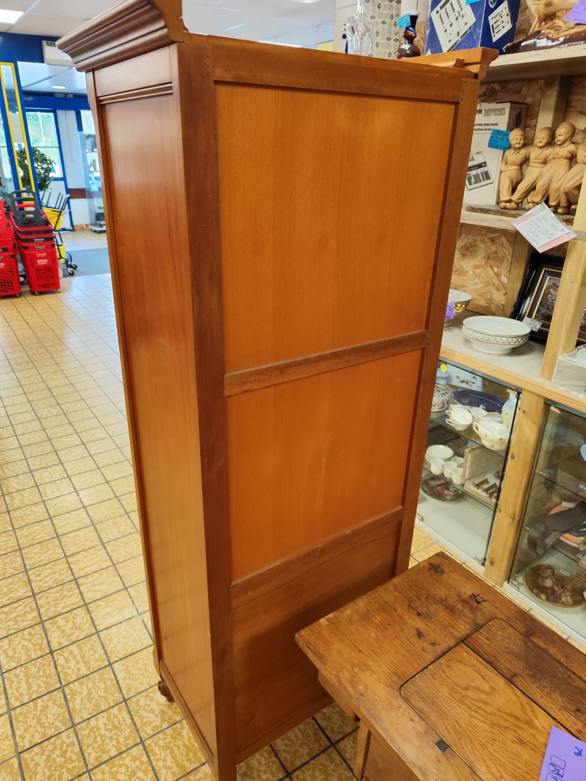 VITRINE (12342) – Image 2
