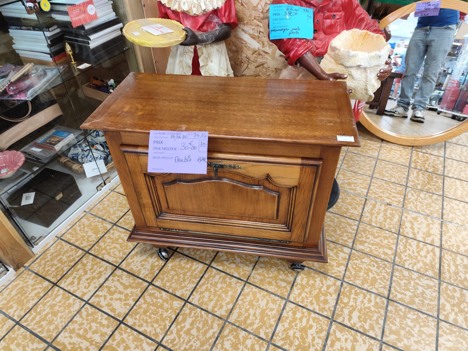 MEUBLE BAR (7414)