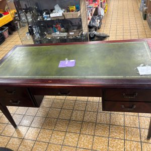 bureau (750)