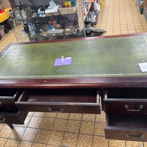 bureau (750)