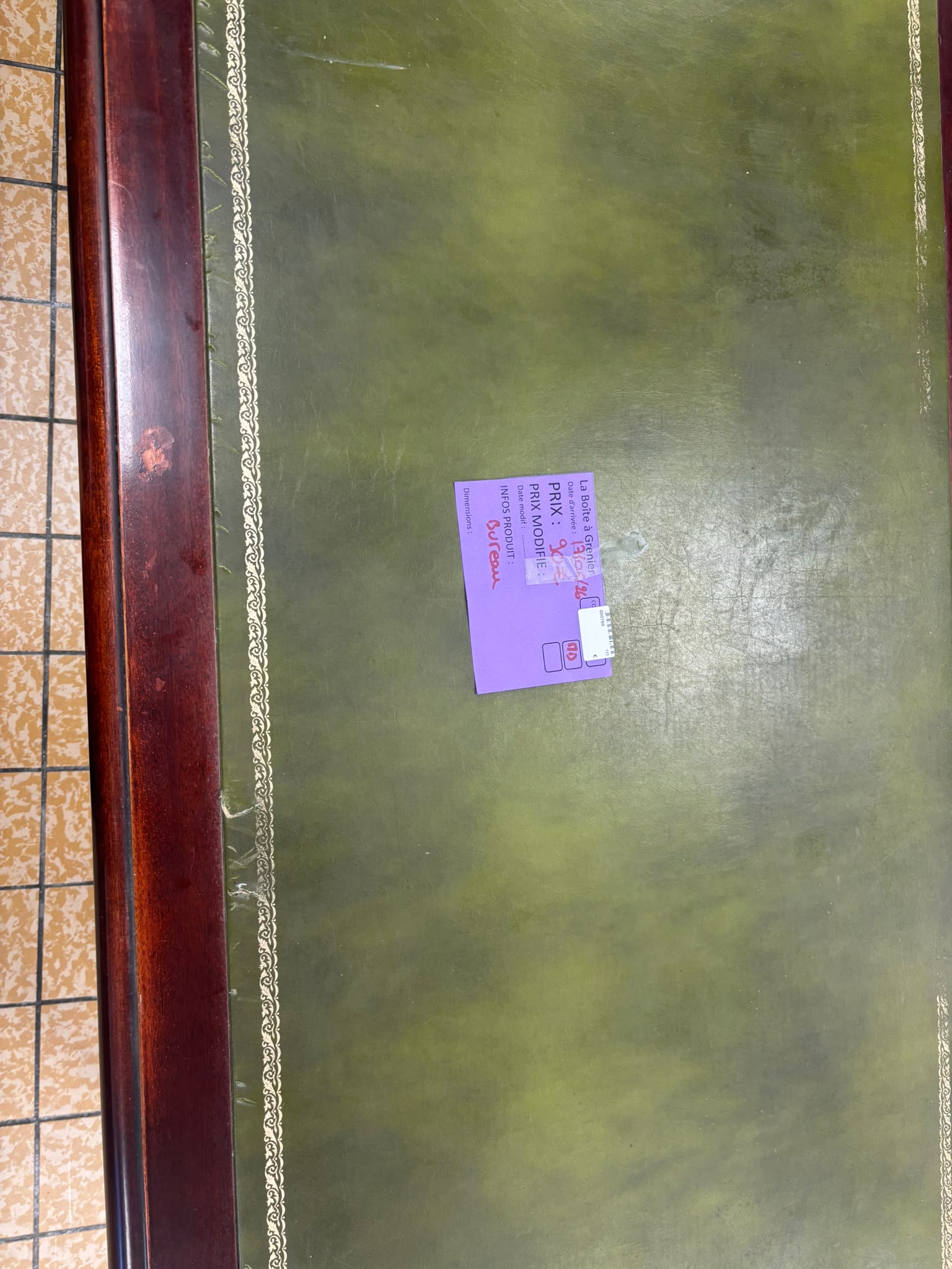 bureau (750) – Image 4