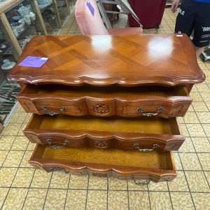 ARMOIRE (3518)