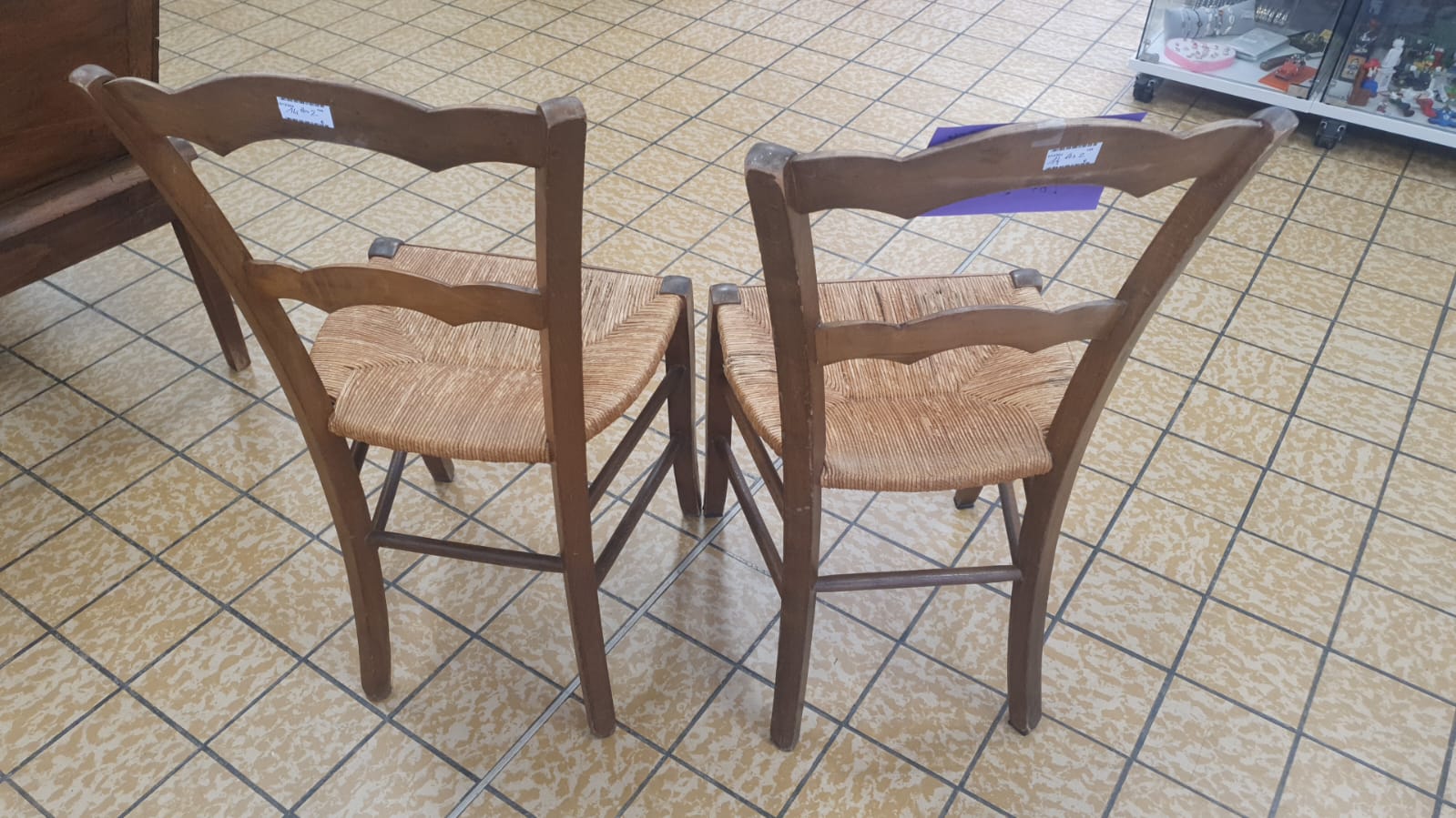 LOT DE 2 CHAISES (12304) – Image 2