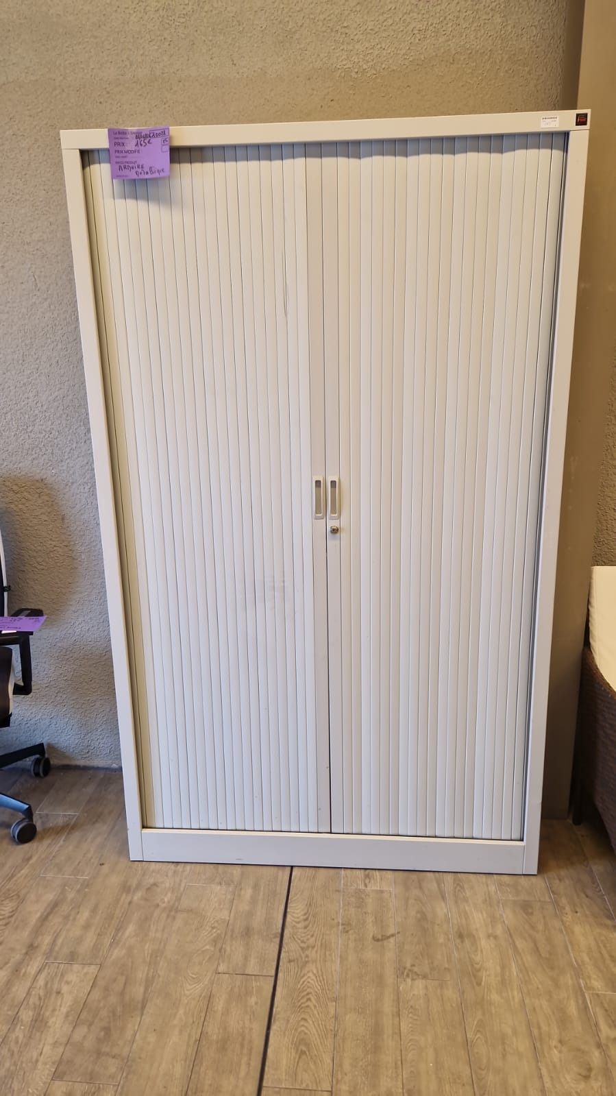 armoire métallique (10028).