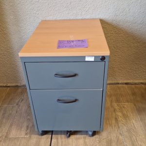 petit meuble classeur métallique (6624).
