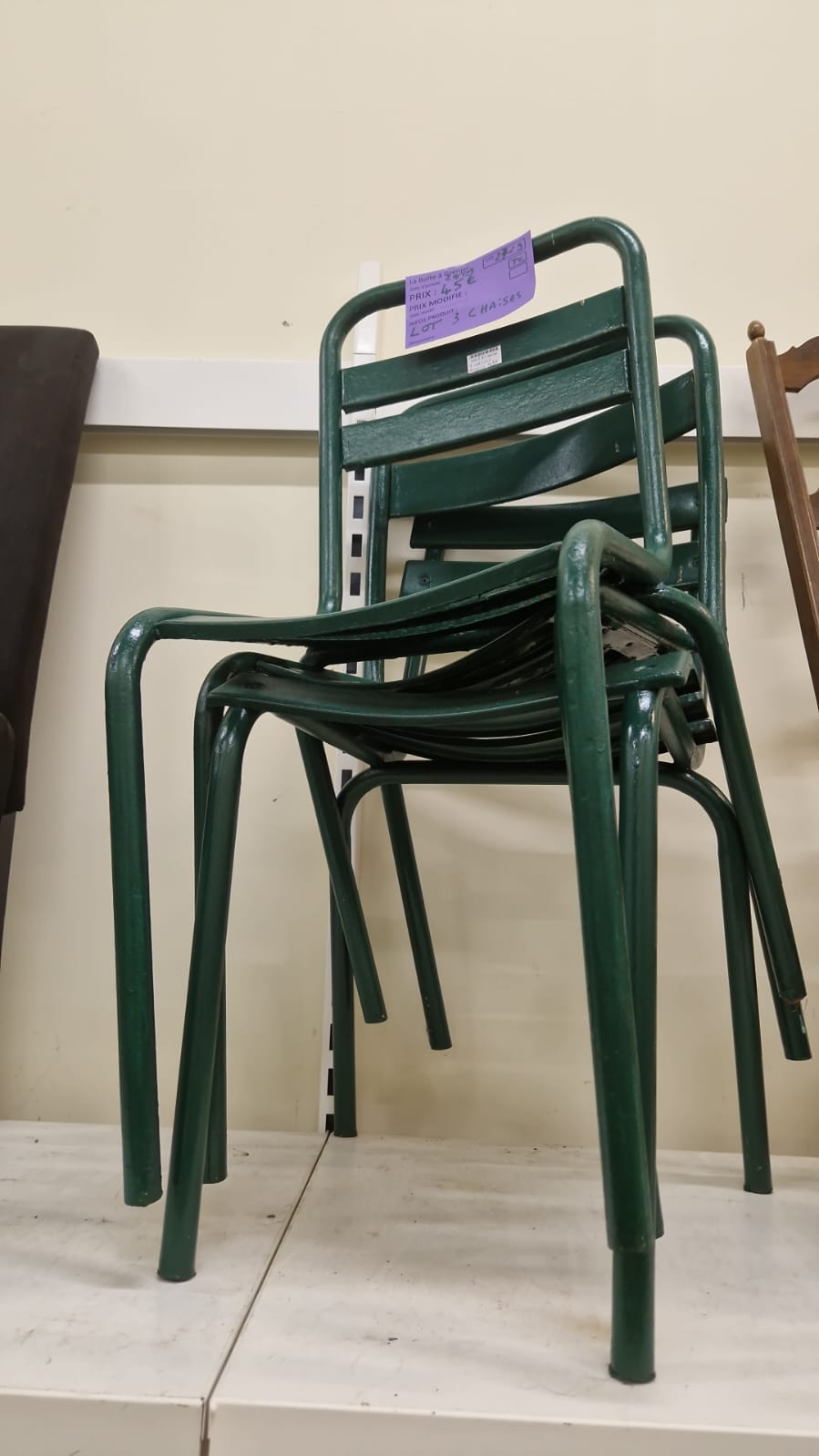 3 chaises vertes (2729).