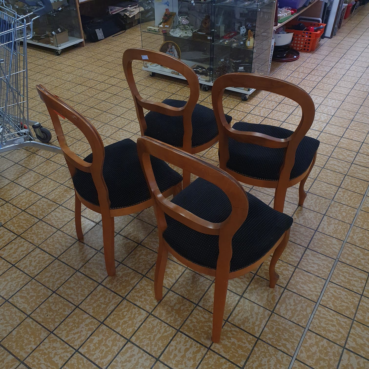 LOT 4 CHAISES (2653) – Image 2