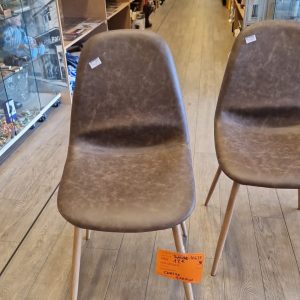 chaise marron (10633).