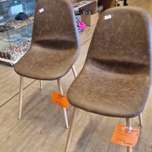 chaise marron (10633).