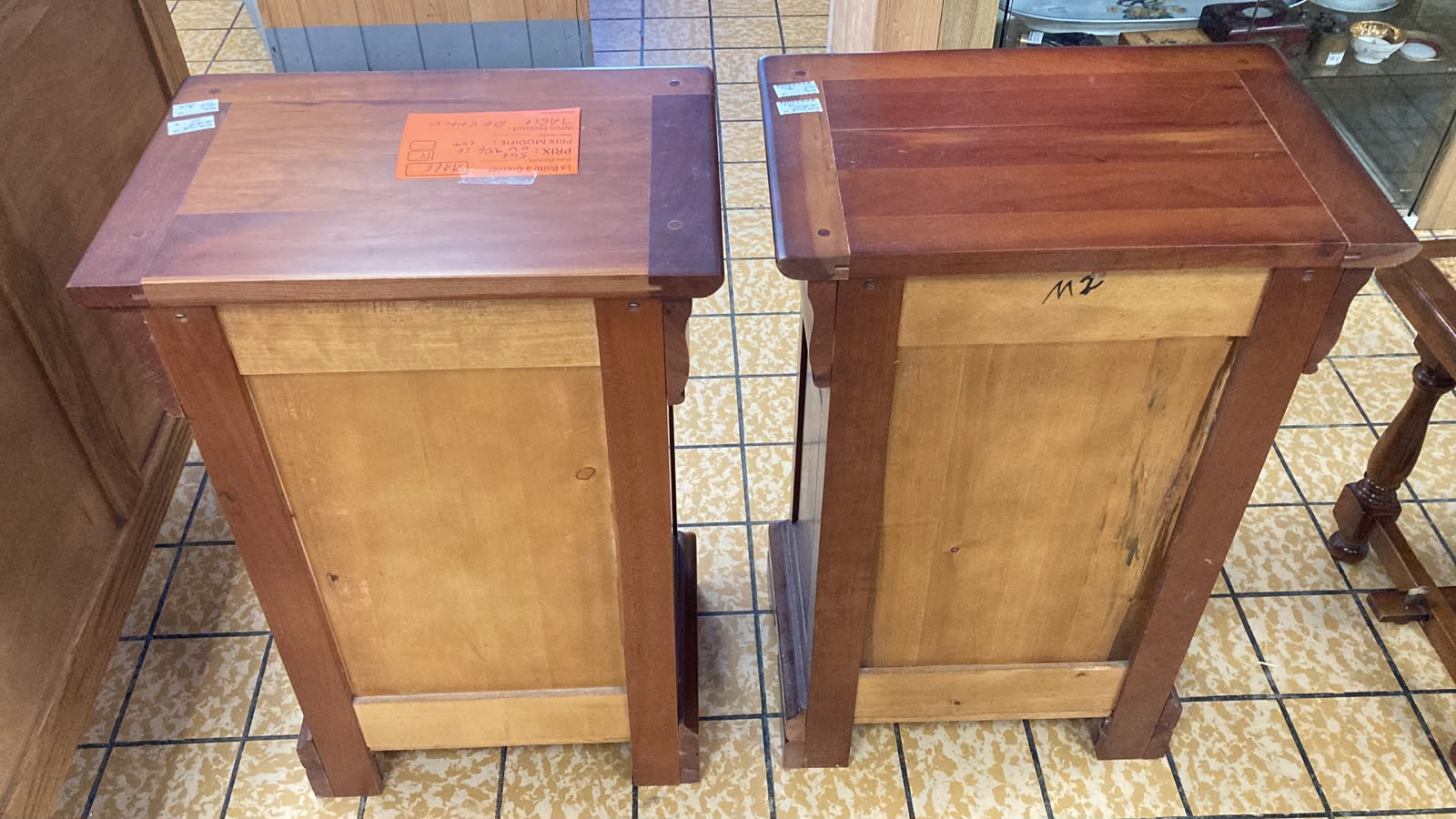 TABLE DE CHEVET X 2 (1166) – Image 2
