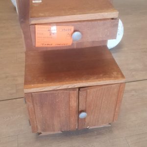 table chevet (13675).
