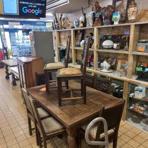 TABLE + CHAISES (10530)