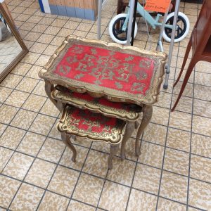 TABLES GIGOGNES (1166)