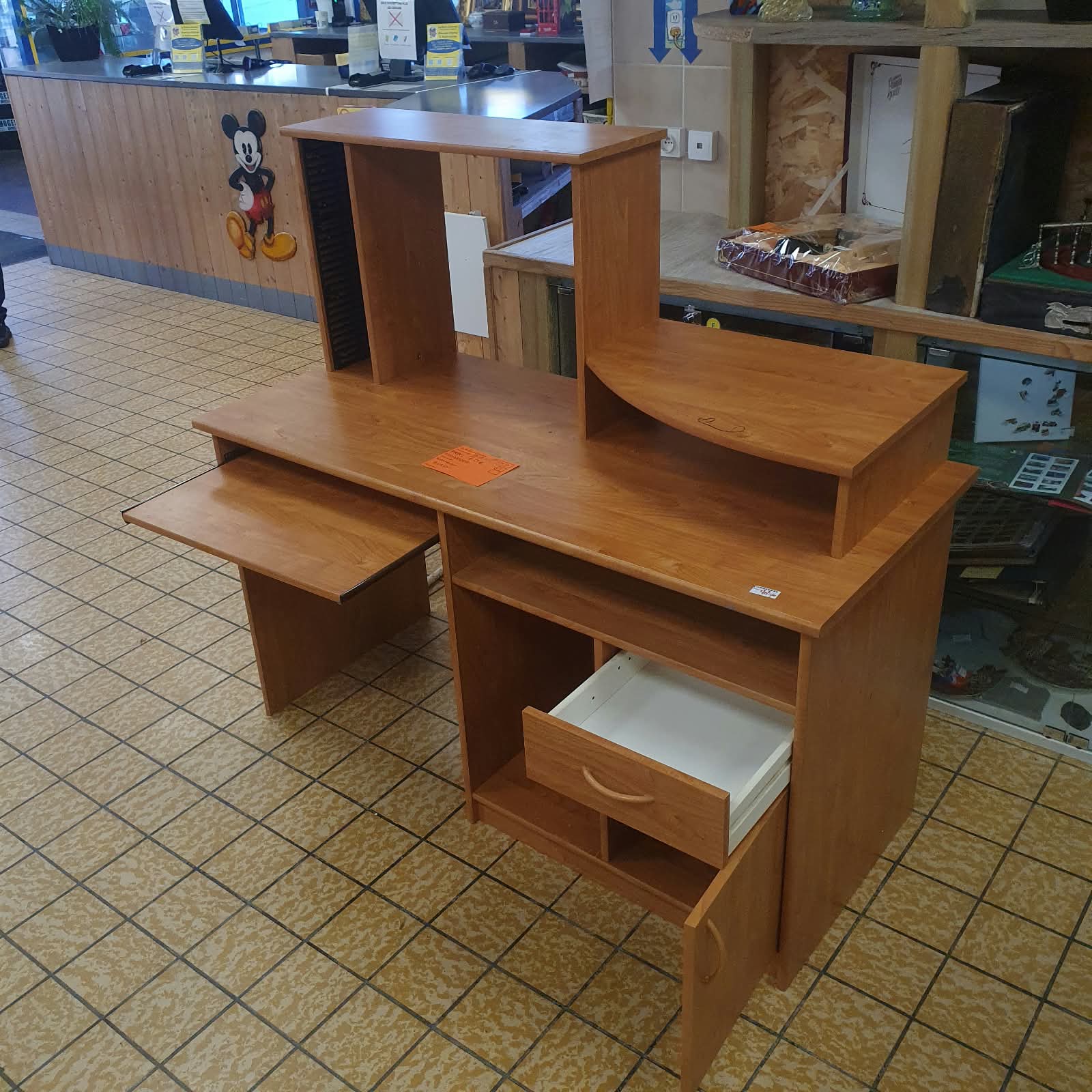 BUREAU (12077) – Image 2