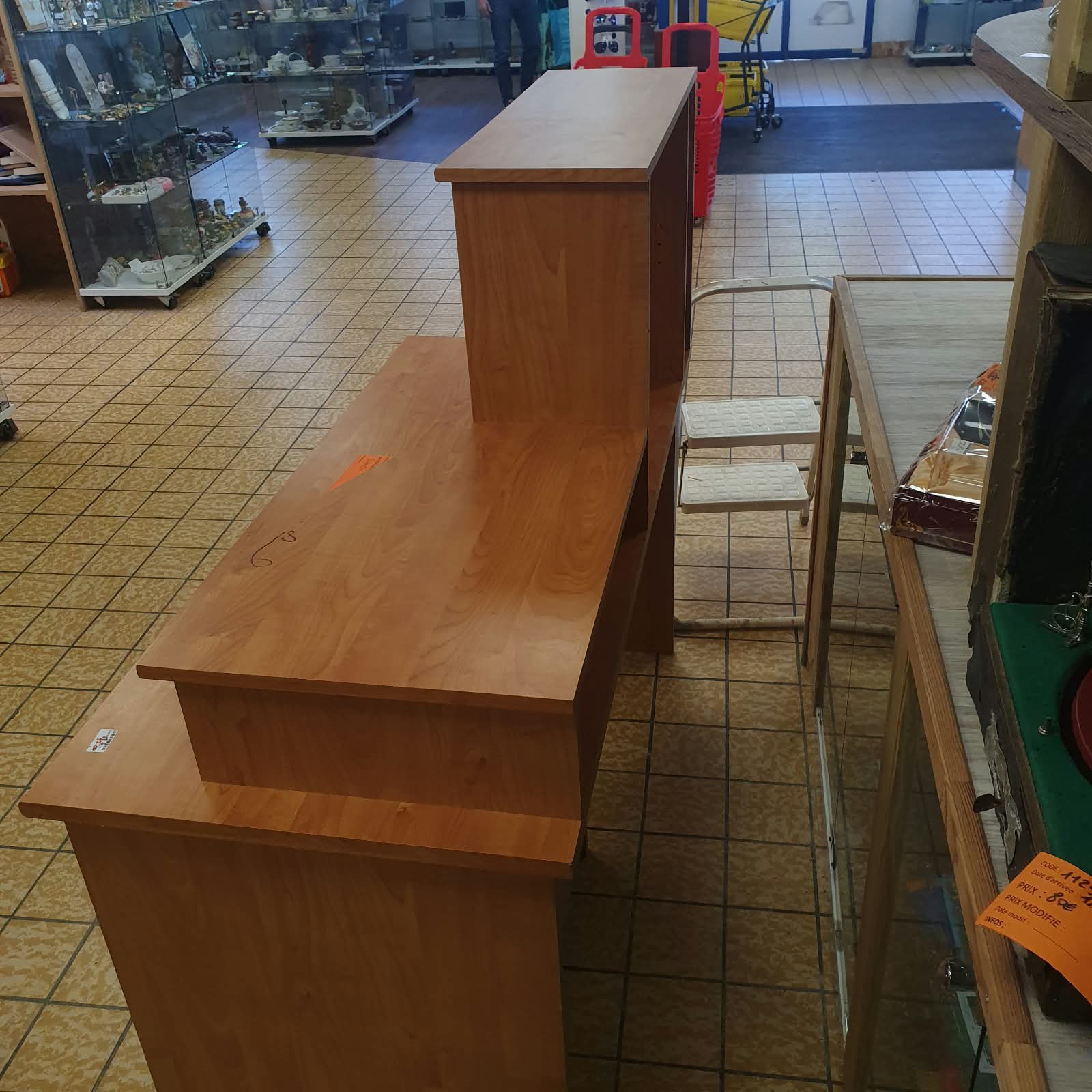BUREAU (12077) – Image 3