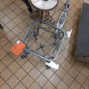 PETITE TABLE EN VERRE (11880)