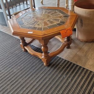 TABLE OCTO (1068)