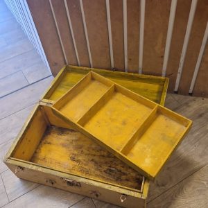 coffre jaune (5935).